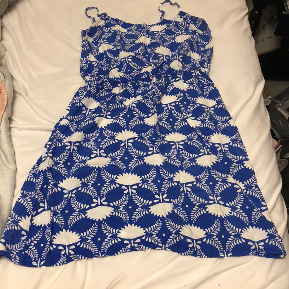 Summer dress size small.